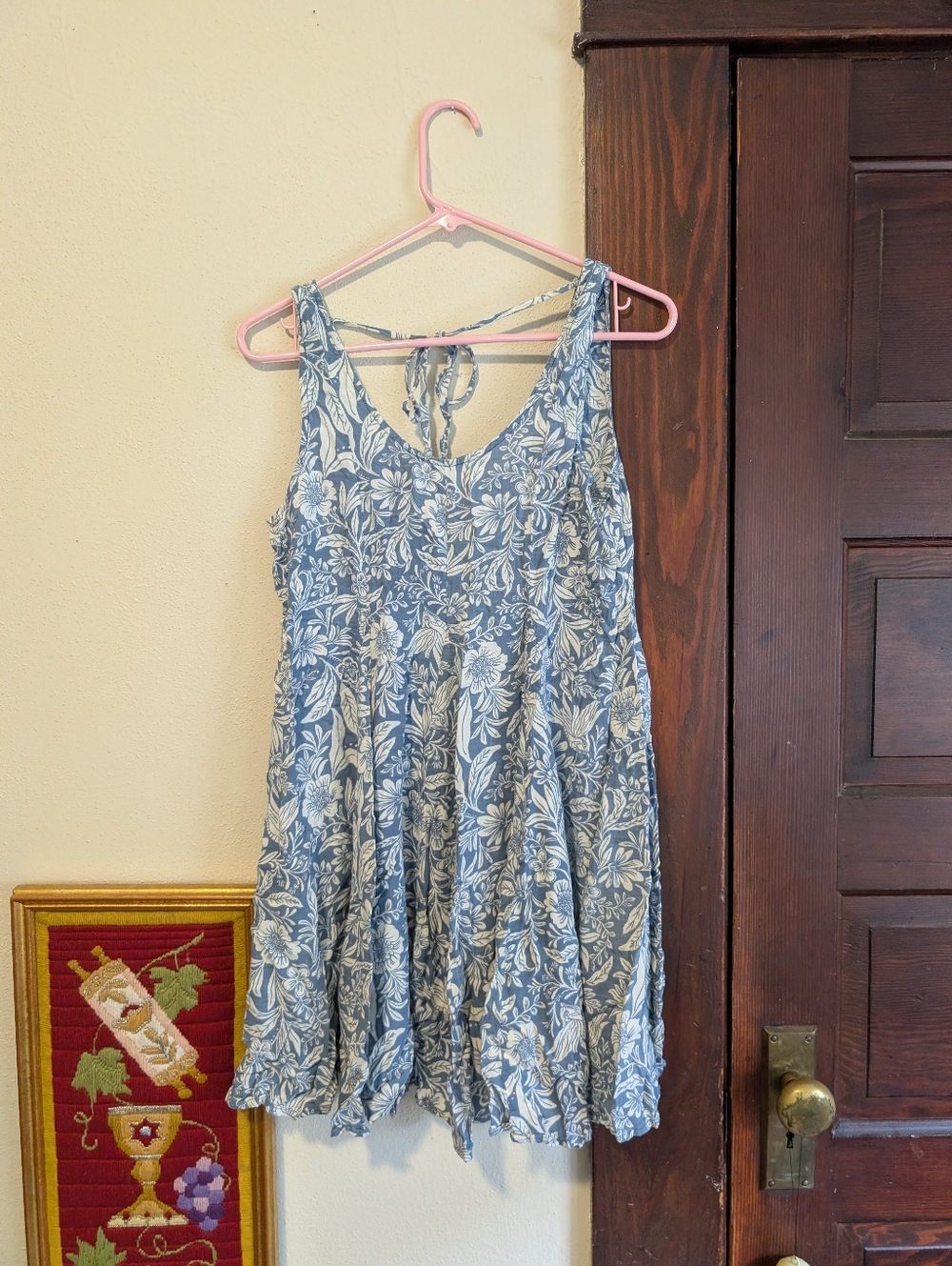 Bila 77 Flowy Open Back‎ Floral Blue And White Mini Dress